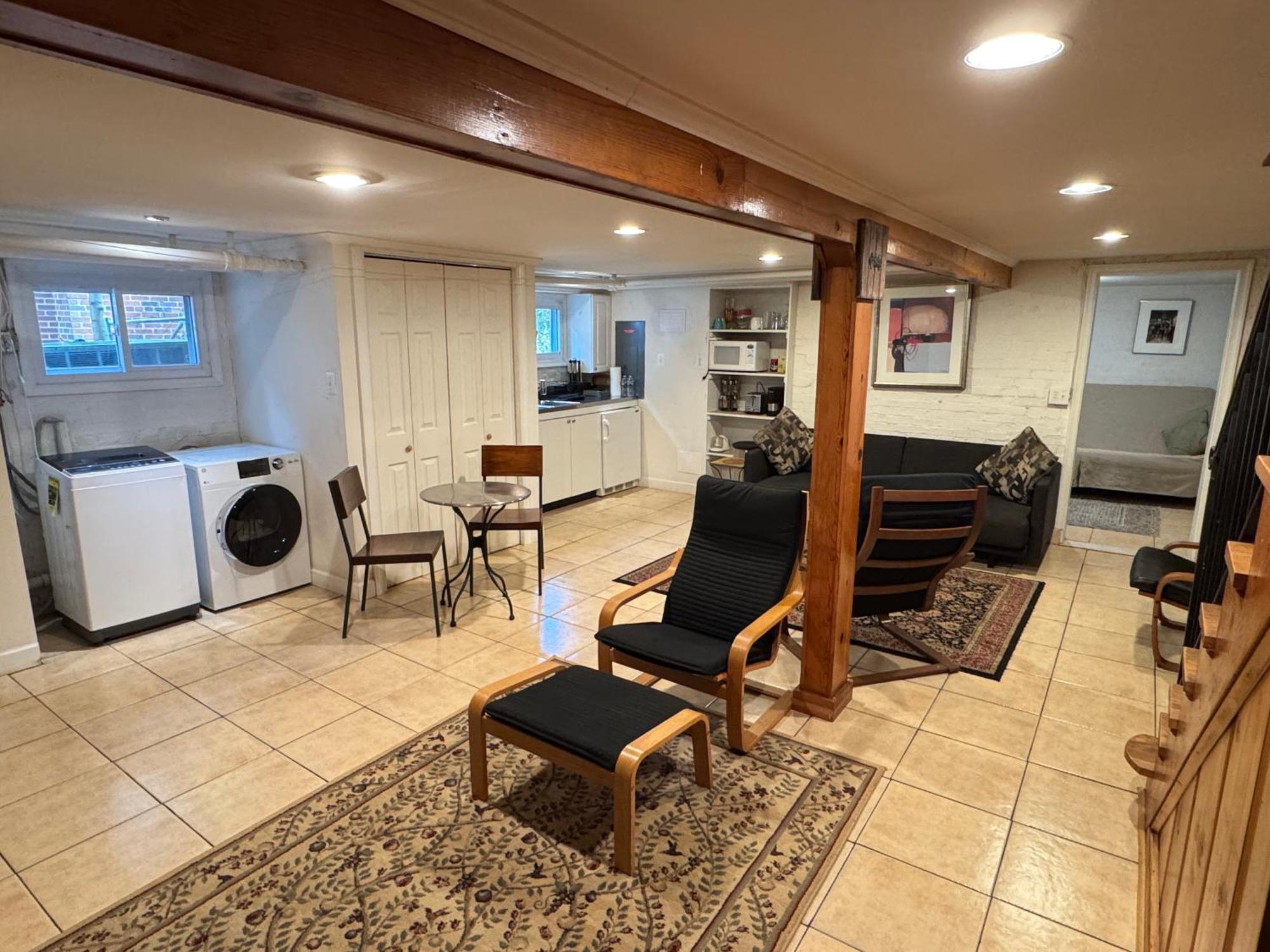 First Floor One Bedroom Apartment With Full Kitchen & Bath Washington Esterno foto