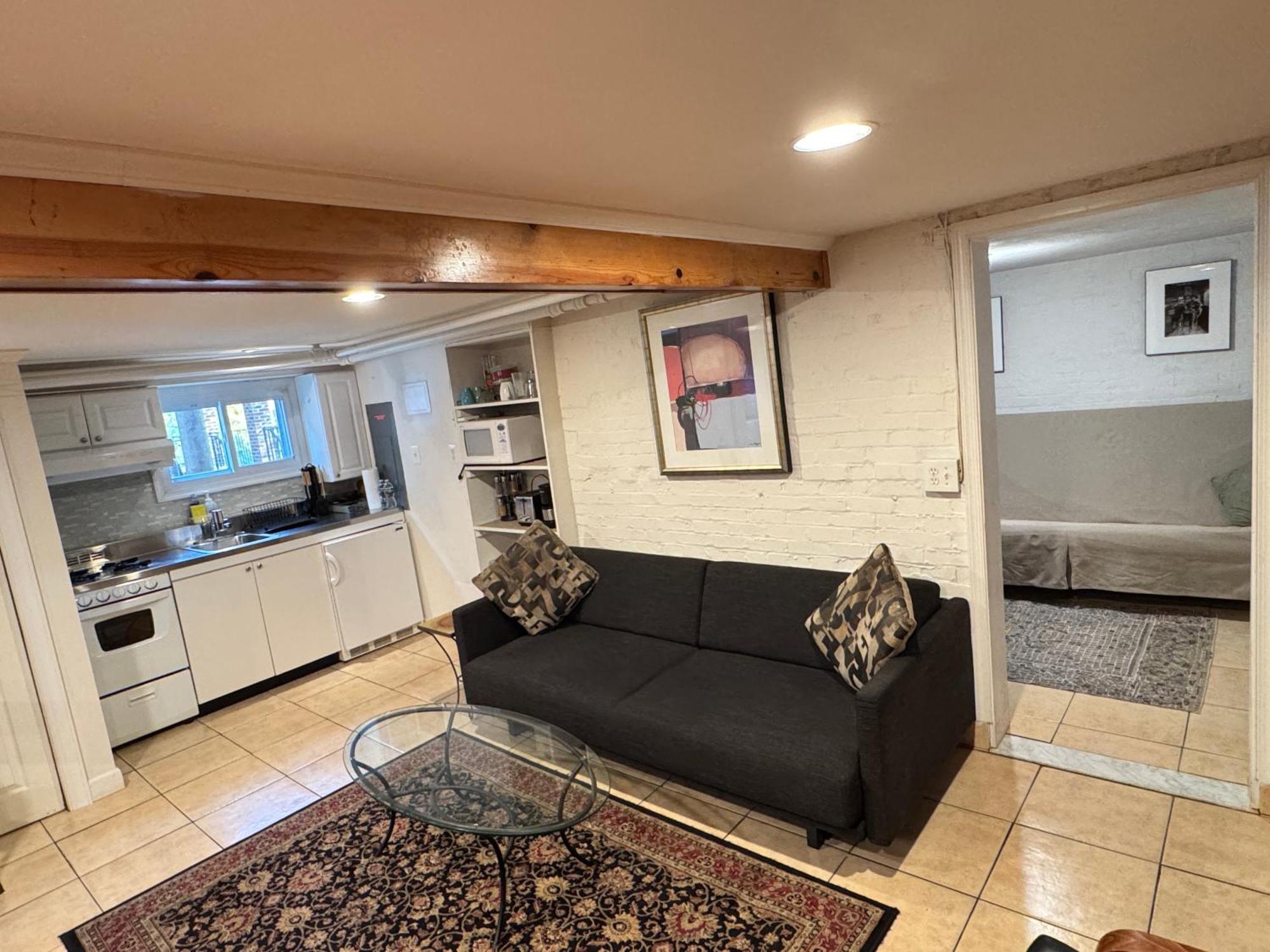 First Floor One Bedroom Apartment With Full Kitchen & Bath Washington Esterno foto